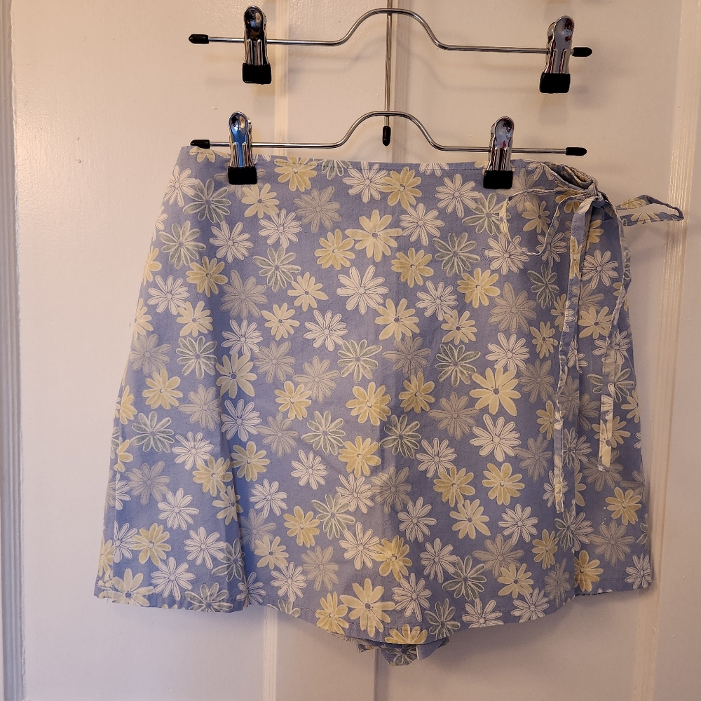 🌸 ASOS Baby Blue Floral Skort🌸